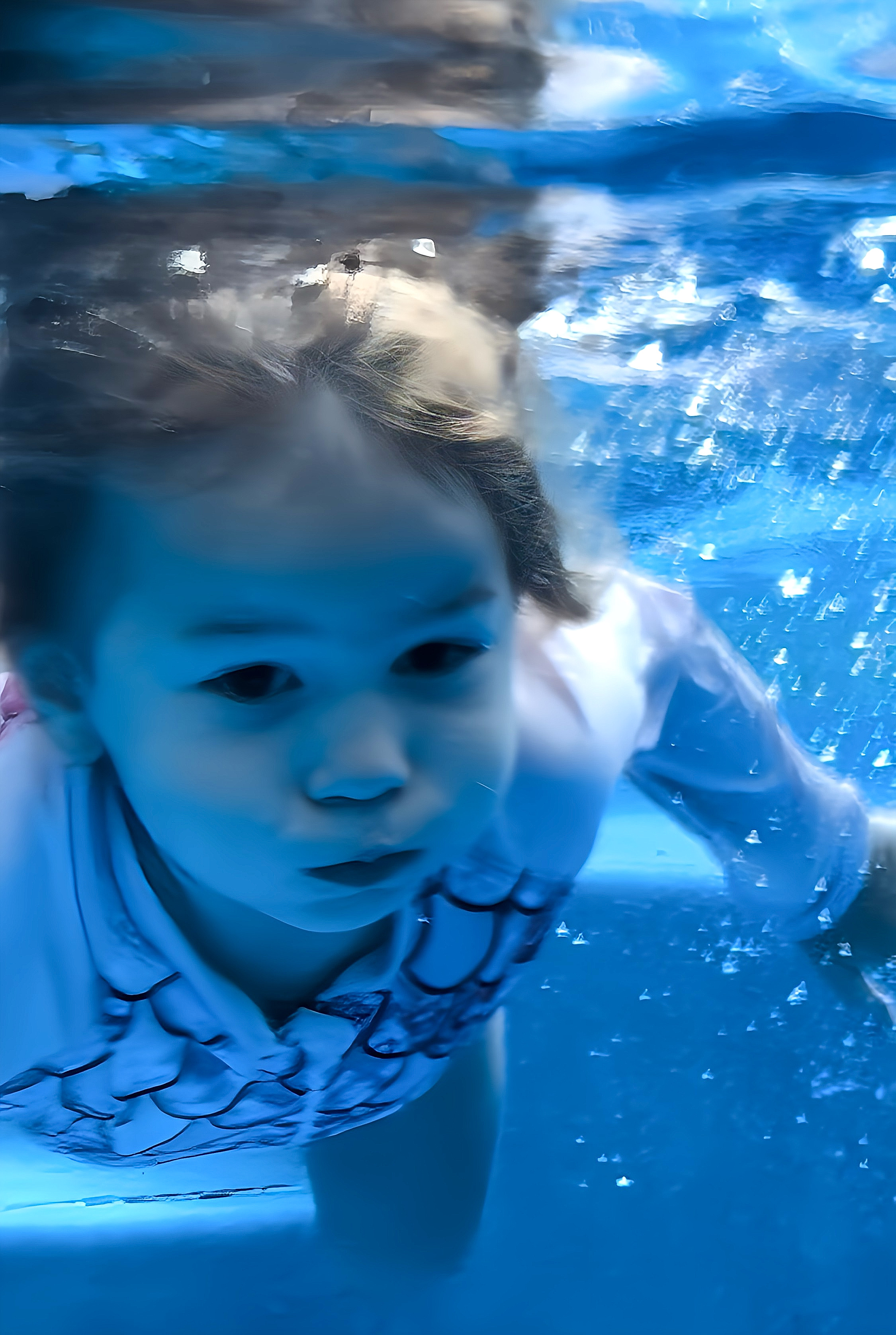 Aria under water!